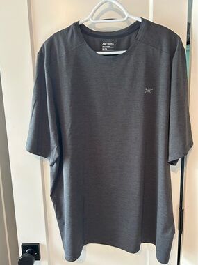 Arc'teryx Men's Short Sleeve Tee - Charcoal